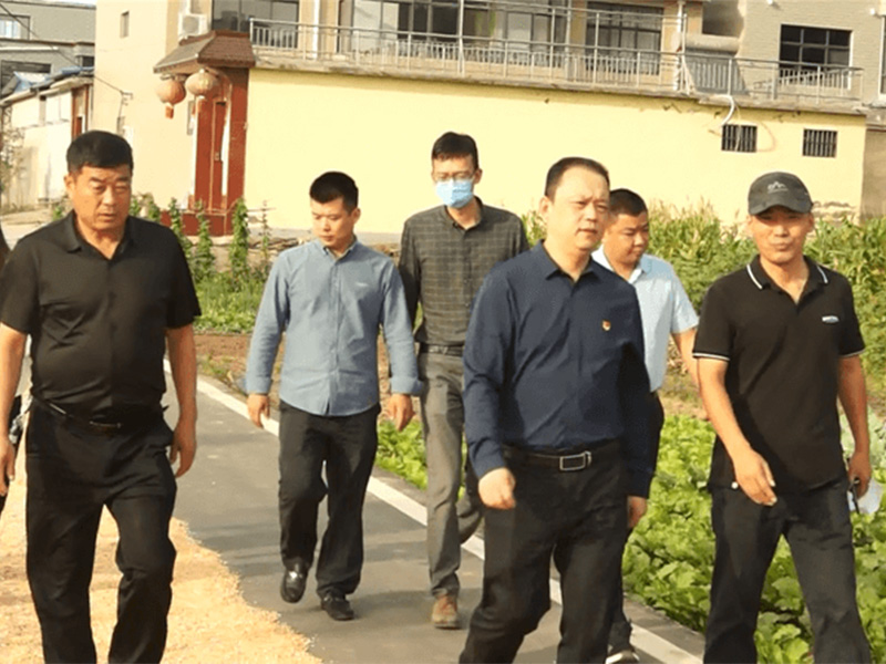 我院紀委書記等一行四人赴分包村開展人居環(huán)境整治工作調(diào)研